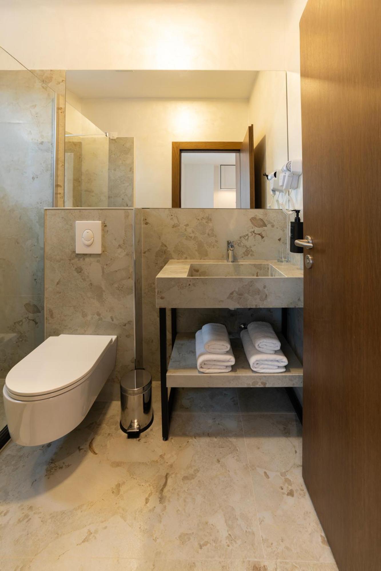 Star Hill Hotel Prishtinë Ngoại thất bức ảnh