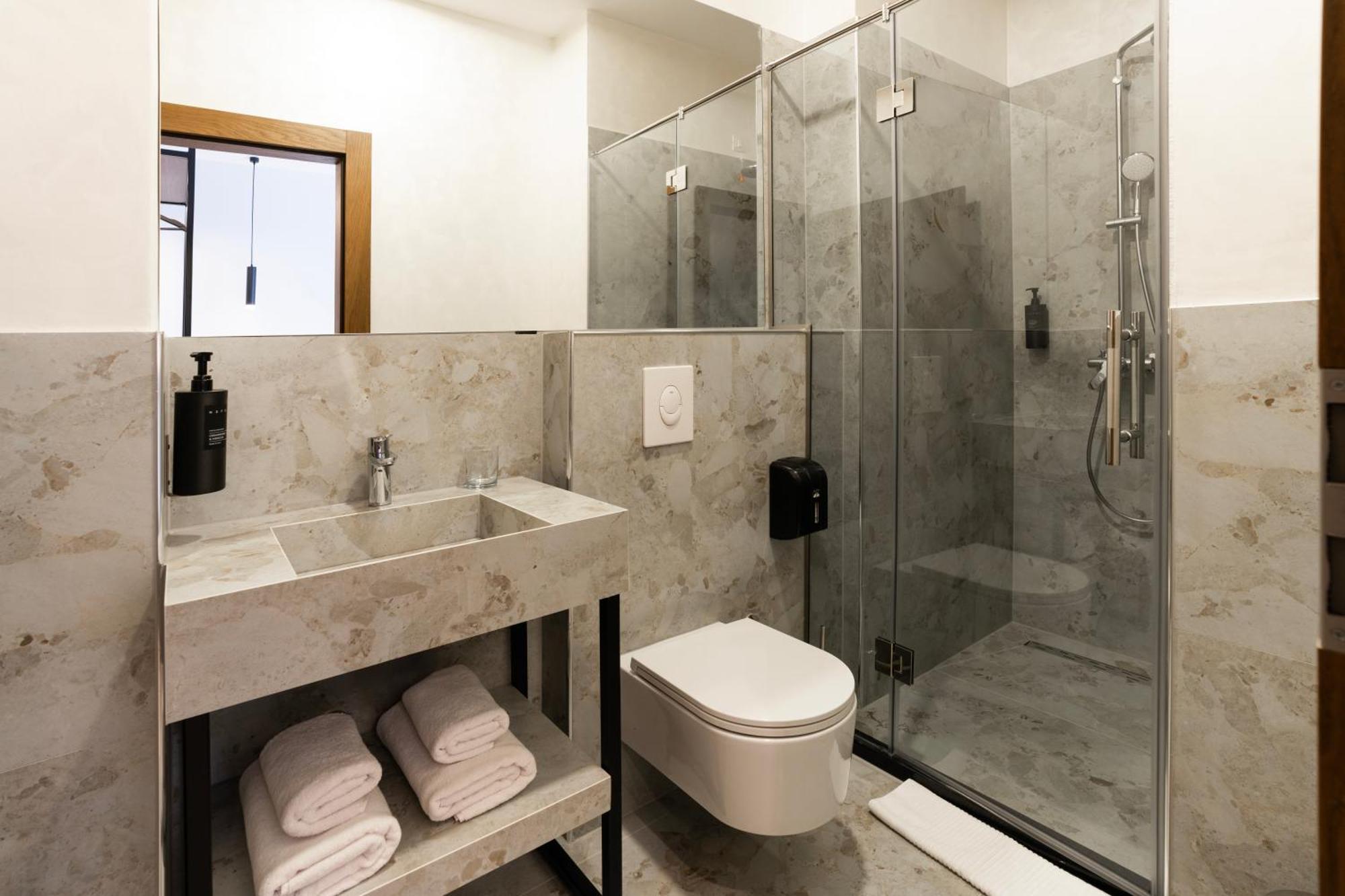 Star Hill Hotel Prishtinë Ngoại thất bức ảnh