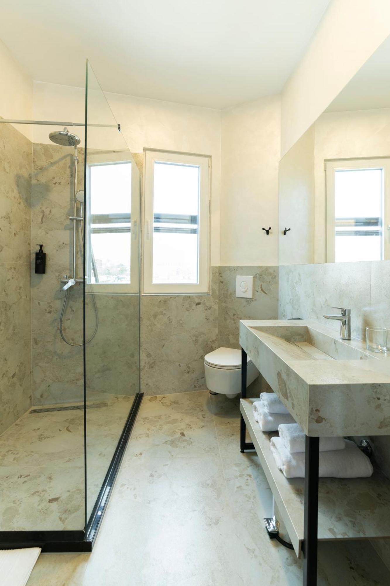 Star Hill Hotel Prishtinë Ngoại thất bức ảnh