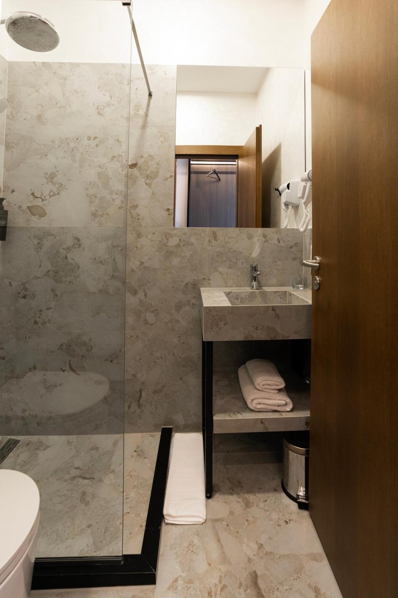 Star Hill Hotel Prishtinë Ngoại thất bức ảnh